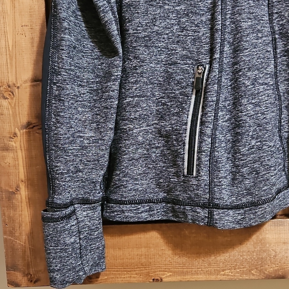 Lululemon Full Tilt Half Zip Pullover Size 8 - Picture 9 of 16